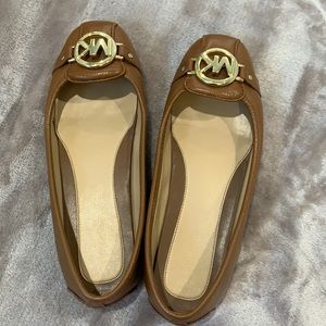 Michael Kors camel flats